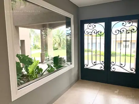Casa 6 ambientes con 4 baños