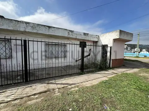 Tres Sargentos 500, Piso 0