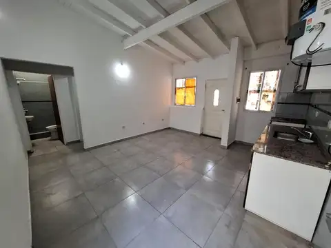 Depto Tipo Casa en Alquiler de 1 dormitorio