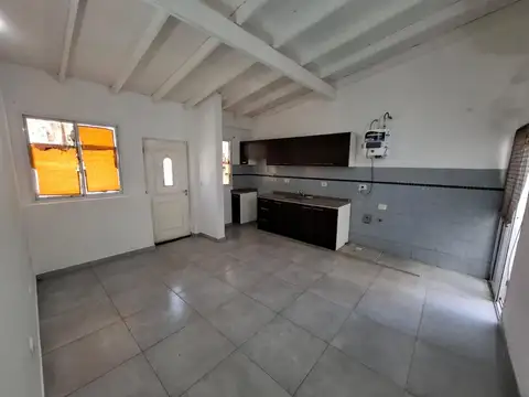 Depto Tipo Casa en Alquiler en Ciudad Madero, $ 450.000