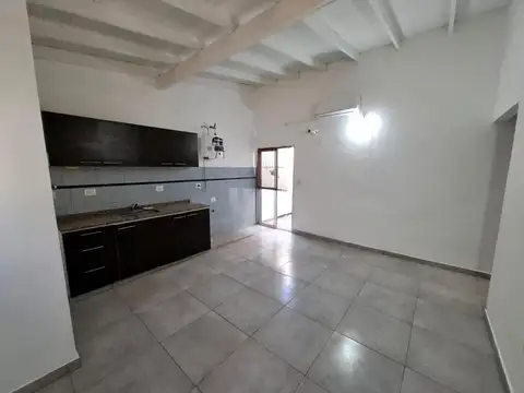 Depto Tipo Casa 2 ambientes con 1 baño