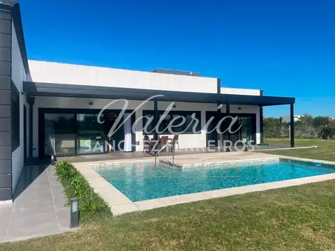 Casa a la laguna en venta, barrio Magallanes - 4 ambientes
