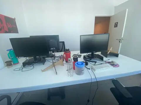 Oficina 2 ambientes con 2 baños