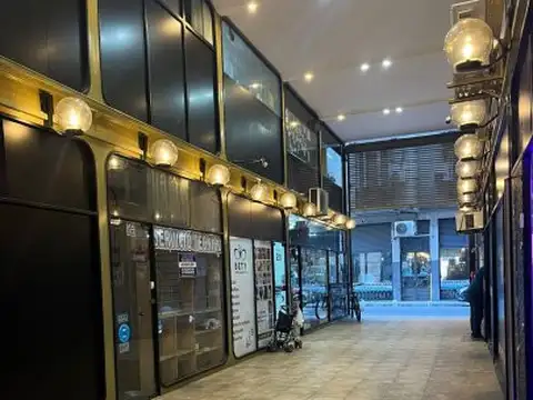 Local comercial en alquiler – Av. de Mayo 1269, Galería.