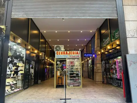 Local comercial en alquiler – Av. de Mayo 1269, Galería.