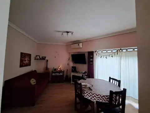 Depto Tipo Casa en Venta 40 años