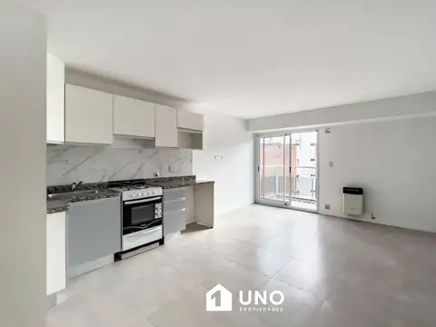 Urquiza y Balcarce - Dpto Monoambiente.