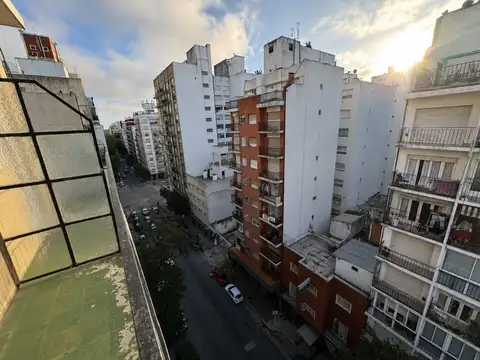 VENTA 2 AMBIENTES CON DEPENDENCIA BALCON AL FRENTE