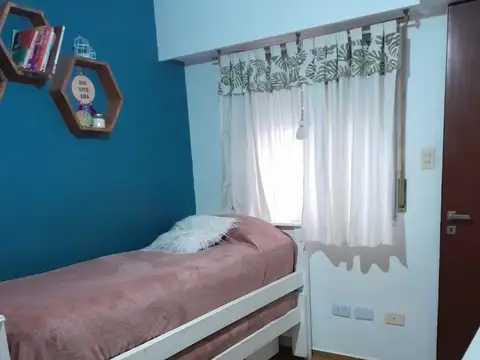 Casa americana 4 ambientes , dos baños , pileta y quincho