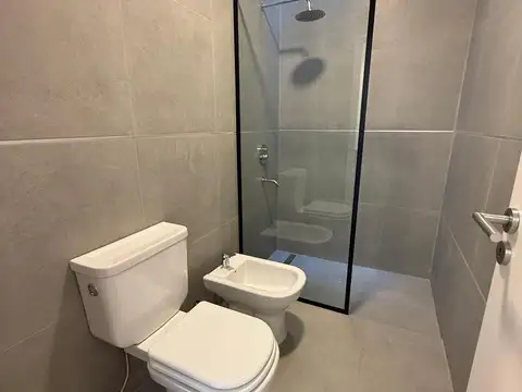 Casa en Alquiler con 1 cochera