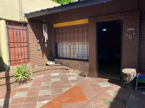 PH de 3 amb con patio y garaje en Valentín Alsina