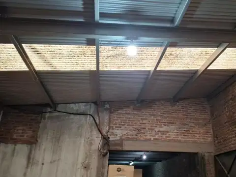 Galpon en Venta 50  mts Fondo