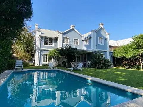 MUY LINDA CASA BARRIO CERRADO VIEJO VIVERO