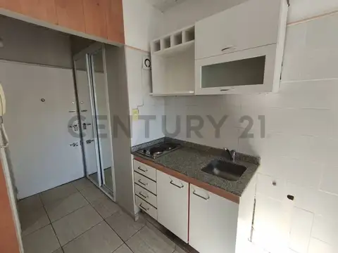 MONOAMBIENTE EN VENTA EN RECOLETA PISO ALTO LUMINOSO