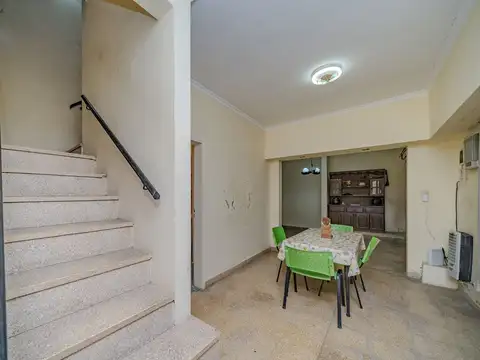 Depto Tipo Casa 3 ambientes con 2 baños