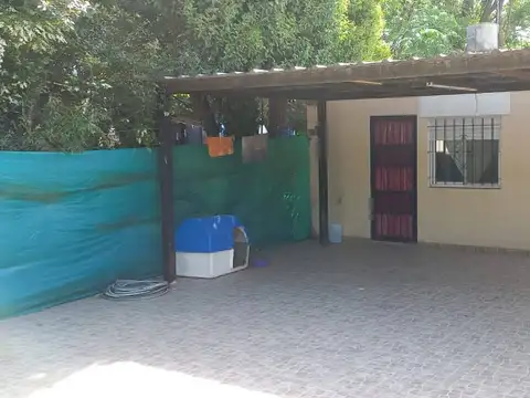 Casa en Venta   3 Ambientes.Amplio terreno Libre.