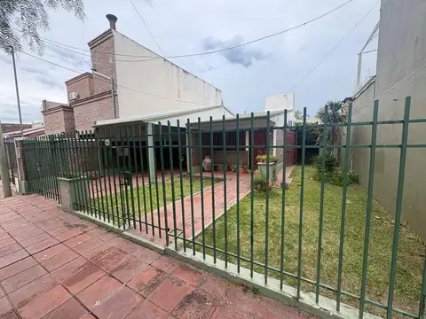 CASA EN VENTA MUY BIEN UBICADA EN SANTO TOMÉ!