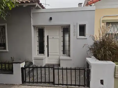 Depto Tipo Casa 4 ambientes con 2 baños