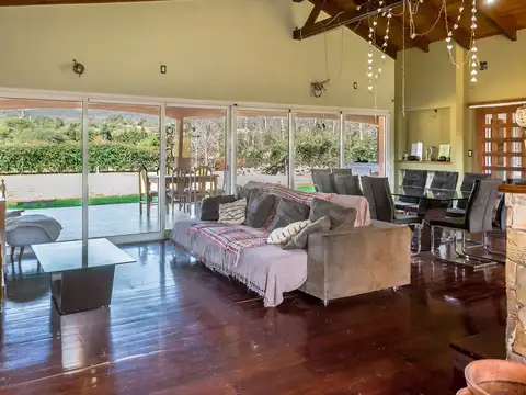 Casa en Venta en La Lucinda, USD 380.000