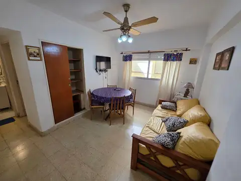 Departamento 2 ambientes en venta/alquiler zona Plaza Colon