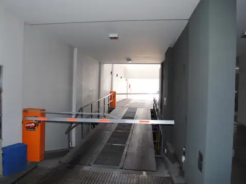 11  entre 57 y 58 cochera descubierta