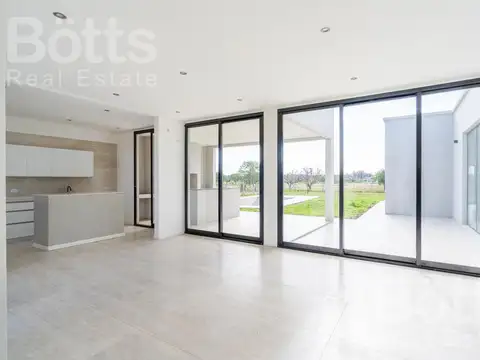 VENTA - ALQUILER Casa en Medal Country club