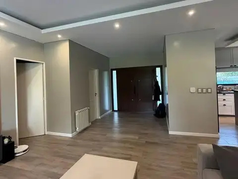 Venta de Casa 5 Ambientes en Pilar