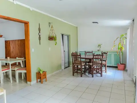 VENTA CASA QUINCHO PARRILLA, MALVINAS ARGENTINAS