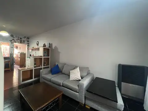 VENTA DE CASA 3 AMB. C/COCHERA, PATIO Y PARRILLA