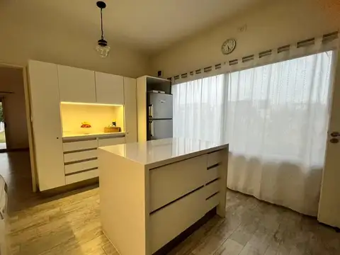 Casa en Alquiler Temporal en Ayres Plaza, USD 4.000