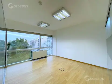 Oficina en Alquiler con 1 cochera
