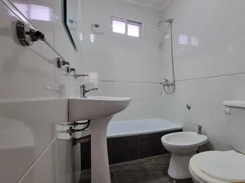 Departamento en Alquiler en Lomas de Zamora, $ 450.000