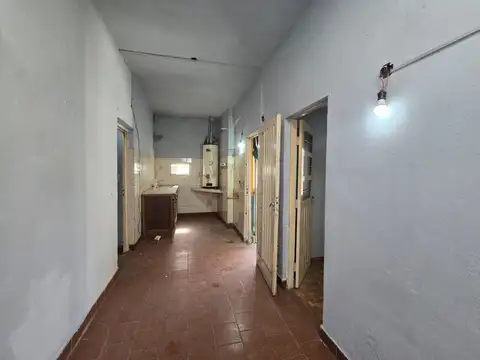 Casa 5 ambientes con 1 baño