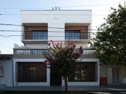 VENTA PH 2 AMB CON TERRAZA Y PARRILLA SAN JOSE