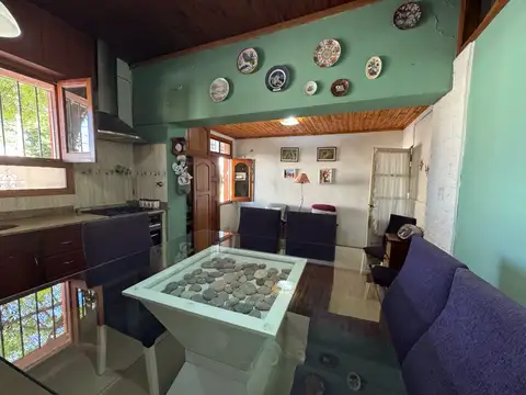 Casa 5 ambientes con 2 baños