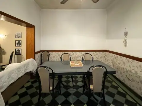 Casa en Venta con 4 cocheras