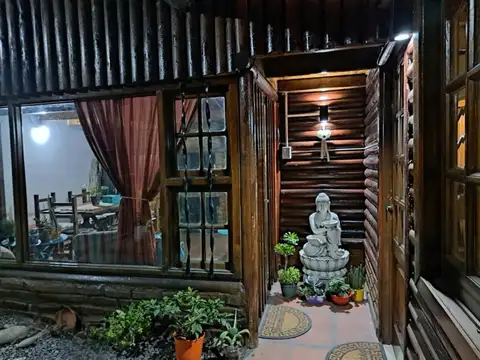 Casa 4 ambientes con 2 baños