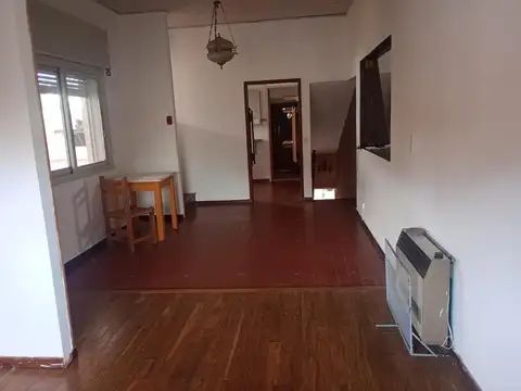 Julián Navarro 5351 , Piso 1