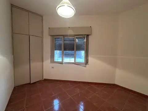 VENTA casa 3 ambientes con patio y cochera en  SAN JUSTO