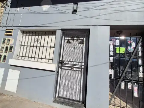 PH SIN EXPENSAS- 1 AMB Y MEDIO-FRENTE A LA PLAZA VILLA PARQUE-