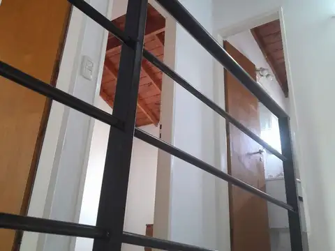 OPORTUNIDAD! HERMOSO Y AMPLIO DÚPLEX