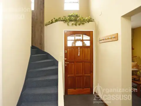 Casa 5 ambientes con 2 baños