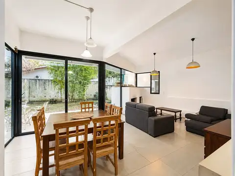 Venta de casa 3 Ambientes con Parque de 500m² y Potencial de Ampliación en Planta Alta
