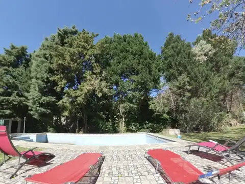 Casa en Alquiler con 2 cocheras