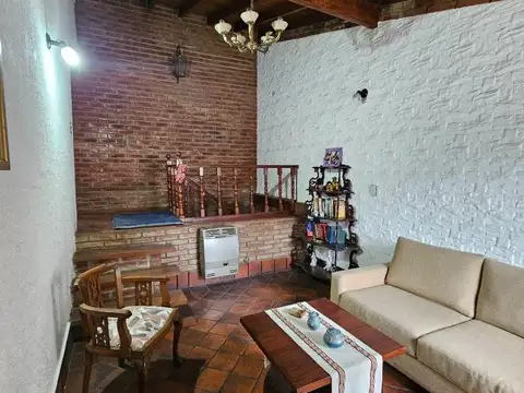 Casa en Venta con 6 cocheras