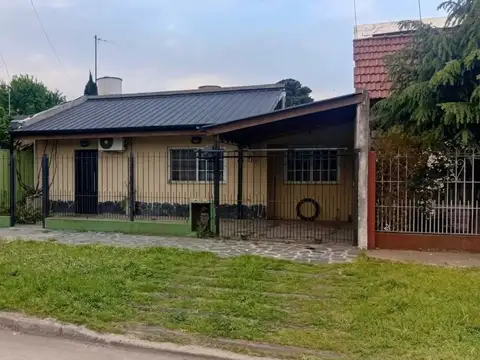 Casa 5 ambientes con 1 baño