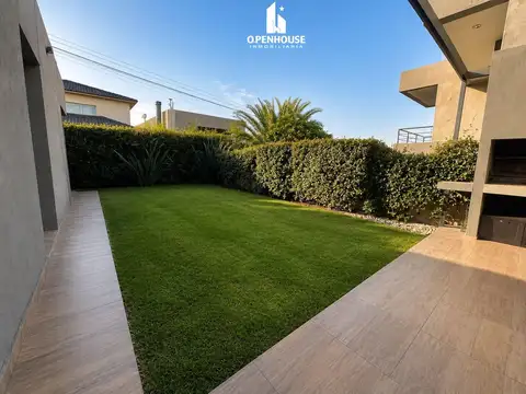 OPENHOUSE inmobiliaria VENDE hermosa casa moderna, ubicada en el barrio Dalvian.
