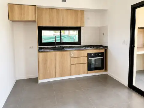 Casa 4 ambientes con 3 baños