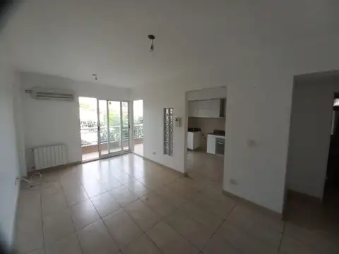 Alquiler Semipiso 2 ambientes con cochera. Villa Pueyrredon
