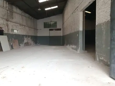 Galpon en Alquiler 19  mts Frente